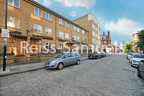 5 bedroom terraced house to rent, Ferry Street, London E14