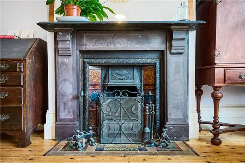 63 Childebert Road, London, SW17 8EY