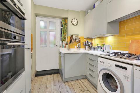 2 bedroom flat for sale, London WC1N