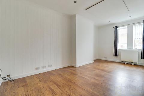 2 bedroom flat to rent, Broad Street, Seaford