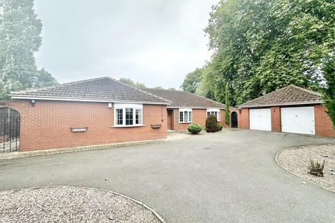 3 bedroom detached bungalow for sale, Cheltenham Road, Longlevens GL2