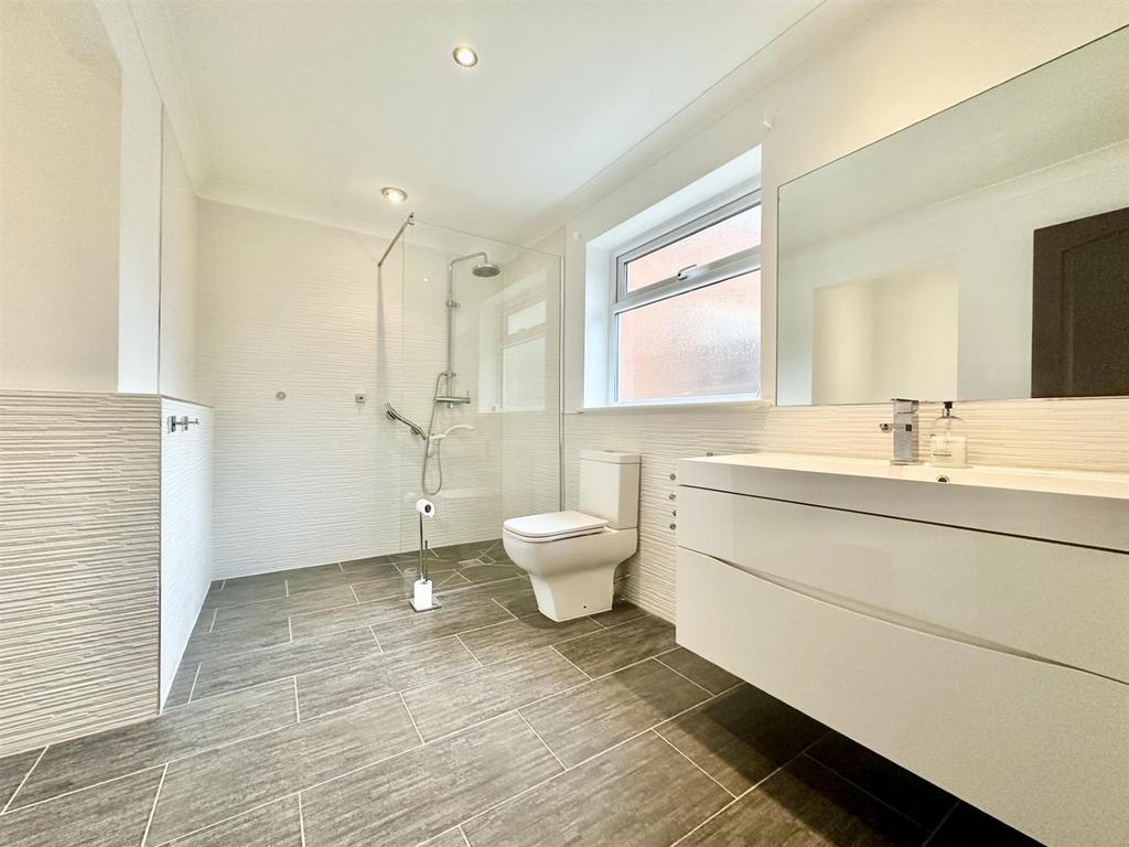 Ensuite.jpg