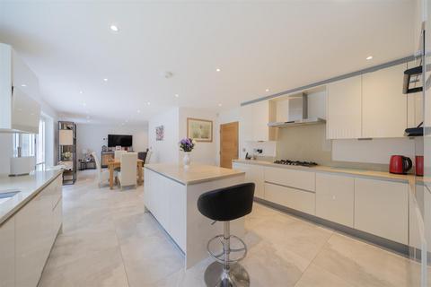 1a Birchmere, Wirral, CH60 6TN