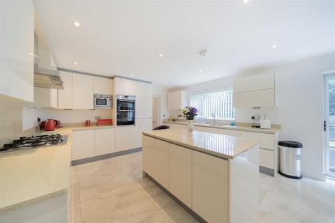 1a Birchmere, Wirral, CH60 6TN