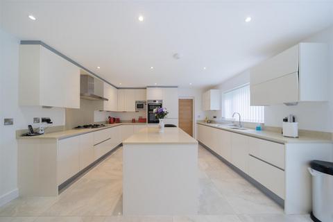 1a Birchmere, Wirral, CH60 6TN