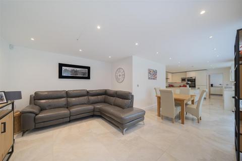 1a Birchmere, Wirral, CH60 6TN
