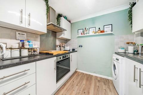 1 bedroom flat for sale, Erith Road, Belvedere, DA17