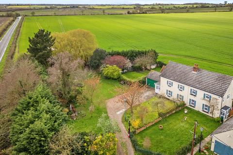 2, Grove Cottages High Road, Thornwood, Epping, CM16 6LZ