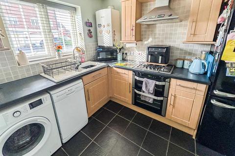 3 bedroom semi-detached house for sale, 21 Mandir Close, Oswestry