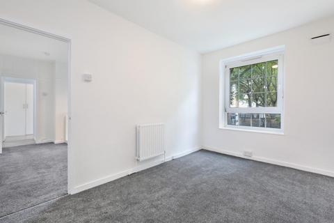 2 bedroom flat for sale, Peckham Road, London, SE5