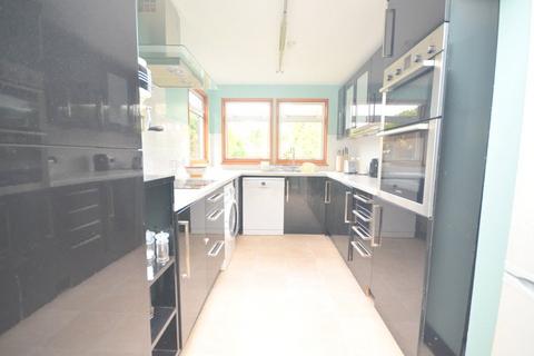 2 bedroom end of terrace house to rent, The Rodings, Upminster, Essex, RM14