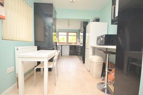 2 bedroom end of terrace house to rent, The Rodings, Upminster, Essex, RM14