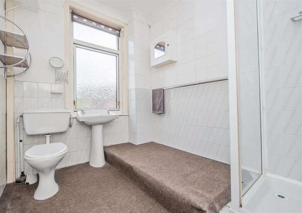 Bathroom / WC: