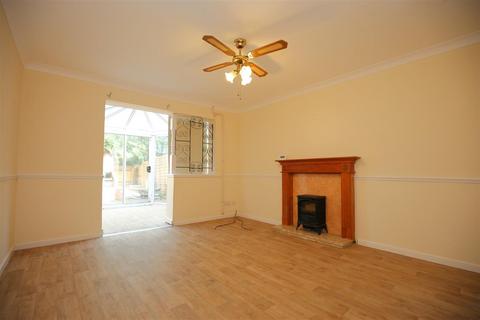 2 bedroom terraced house for sale, Linden Road, Coxheath, Maidstone