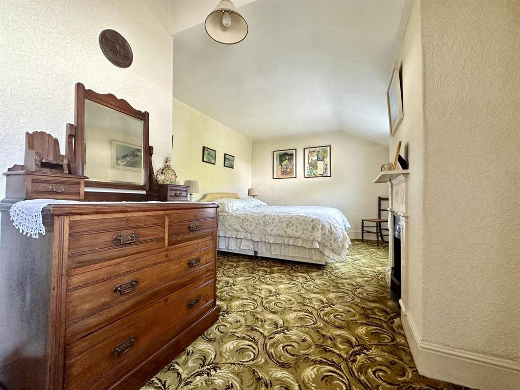 Bed1.jpg