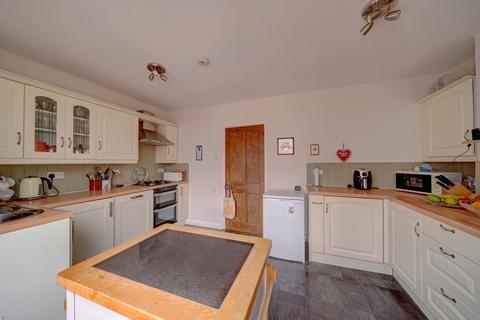 2 bedroom terraced house for sale, Main Street, Offenham, WR11