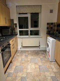 3 bedroom flat to rent, London WC1H