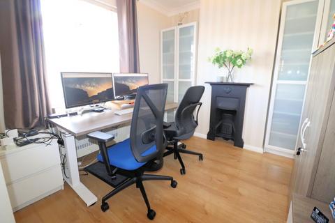 13 Heath Way, Erith, DA8 3LZ