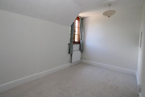 2 bedroom terraced house to rent, Vinns Lane, Overton RG25