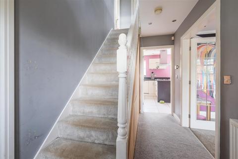 4 bedroom detached house for sale, Burwood Fold, Queensbury, Bradford