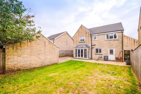 4 bedroom detached house for sale, Burwood Fold, Queensbury, Bradford