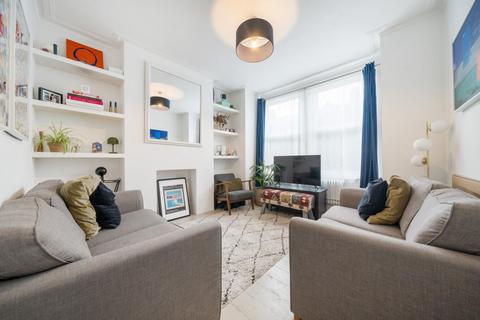 2 bedroom flat for sale, Penwith Road, Earlsfield