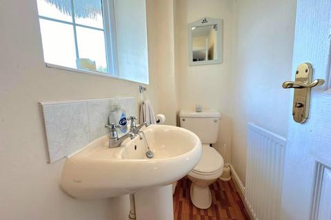 38 Dixon Road, Northampton, NN2 8XE