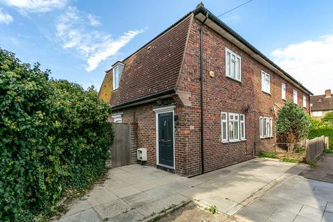 13 Knapmill Way, London, SE6 3TD