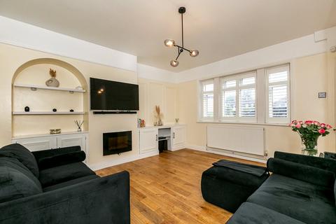 13 Knapmill Way, London, SE6 3TD