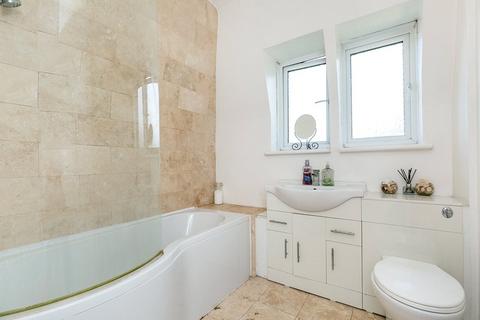 13 Knapmill Way, London, SE6 3TD