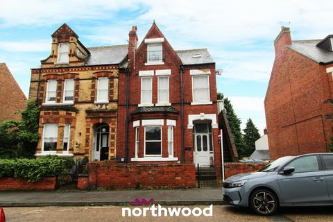 2 bedroom flat to rent, Victoria Road, Retford DN22