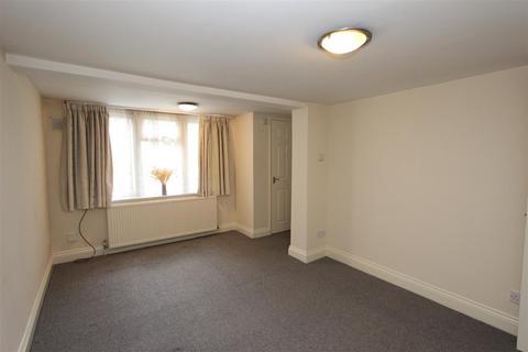 2 bedroom flat to rent, Craigavon Road, Hemel Hempstead, Hertfordshire, HP2 6BA