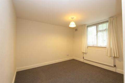 2 bedroom flat to rent, Craigavon Road, Hemel Hempstead, Hertfordshire, HP2 6BA