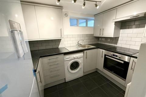 2 bedroom flat to rent, Craigavon Road, Hemel Hempstead, Hertfordshire, HP2 6BA