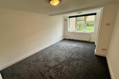 2 bedroom flat to rent, Craigavon Road, Hemel Hempstead, Hertfordshire, HP2 6BA