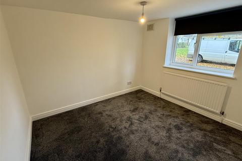 2 bedroom flat to rent, Craigavon Road, Hemel Hempstead, Hertfordshire, HP2 6BA