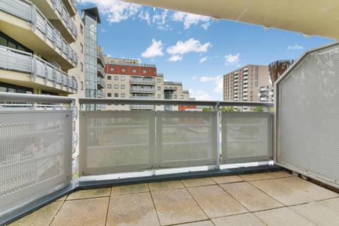 2 bedroom apartment for sale, Wards Wharf Approach, Royal Wharf, E16