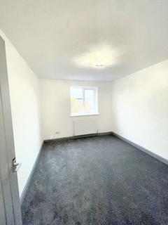 2 bedroom flat to rent, Langdale Avenue, Manchester M19