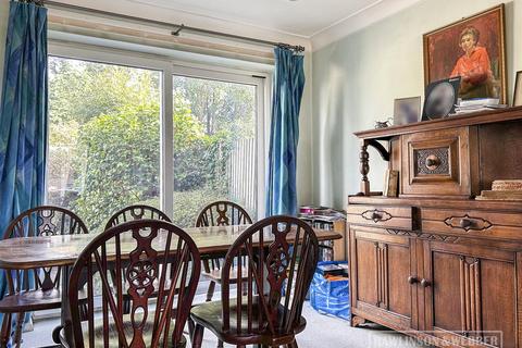 6 Anne Way, West Molesey, KT8 2PT