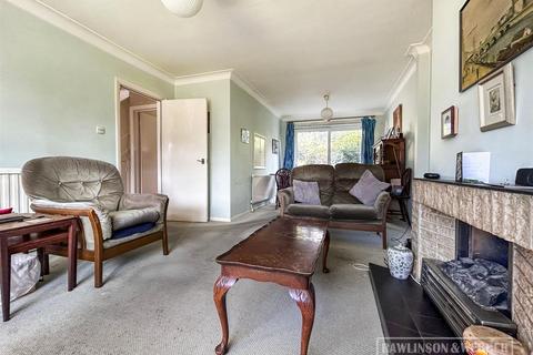 6 Anne Way, West Molesey, KT8 2PT