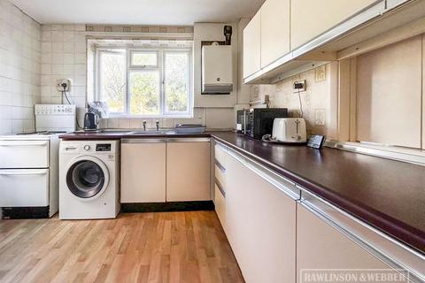 6 Anne Way, West Molesey, KT8 2PT