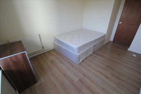 1 bedroom flat to rent, 4 Edgar Road, Hounslow TW4