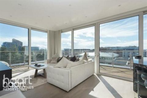 3 bedroom penthouse for sale, Silbury Boulevard, Milton keynes