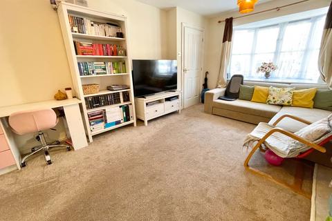 3 bedroom end of terrace house for sale, Calcutt Way, Dickens Heath