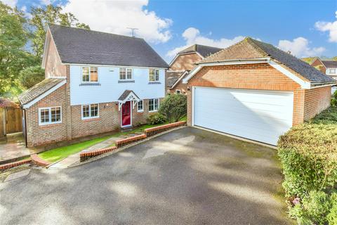 4 bedroom detached house for sale, High Meadow, Northiam, Rye, East Sussex