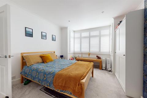 13 Lingfield Road, Gravesend, DA12 5AH