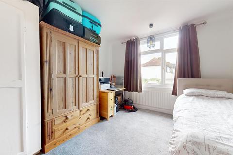 13 Lingfield Road, Gravesend, DA12 5AH