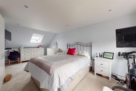 13 Lingfield Road, Gravesend, DA12 5AH