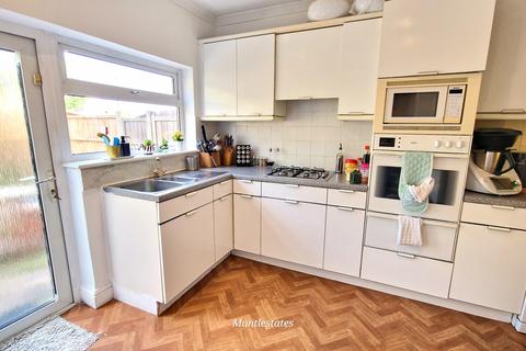 4 bedroom end of terrace house for sale, Ridgeway Avenue, East Barnet EN4