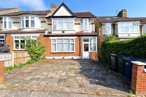 4 bedroom end of terrace house for sale, Ridgeway Avenue, East Barnet EN4